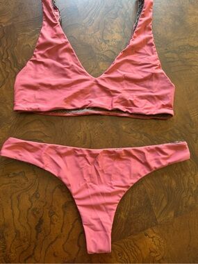ACACIA 🩷 swimwear Berry V-Neck Bikini Set. Brand new perfect condition.